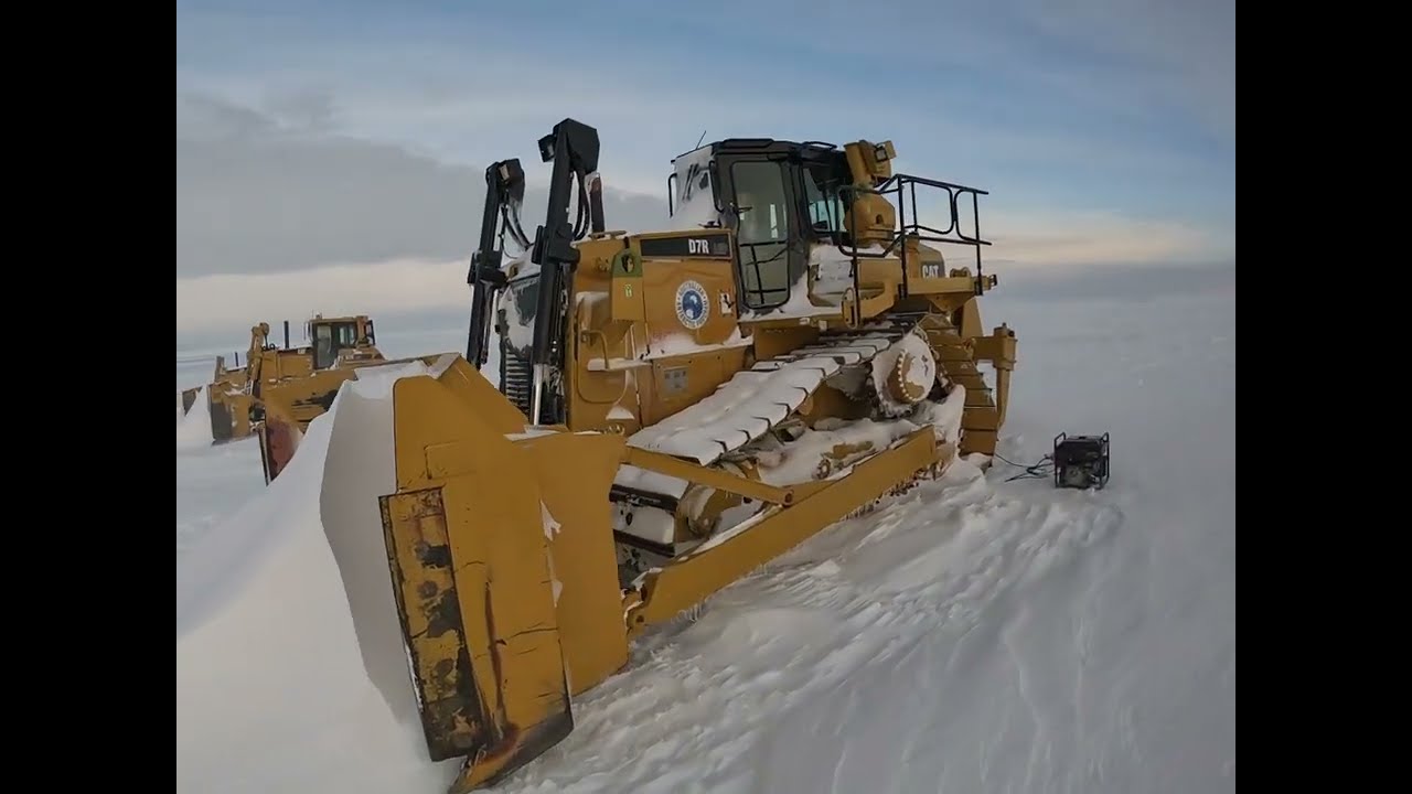 CAT D7 DeBlizzard и старт в Антарктиде