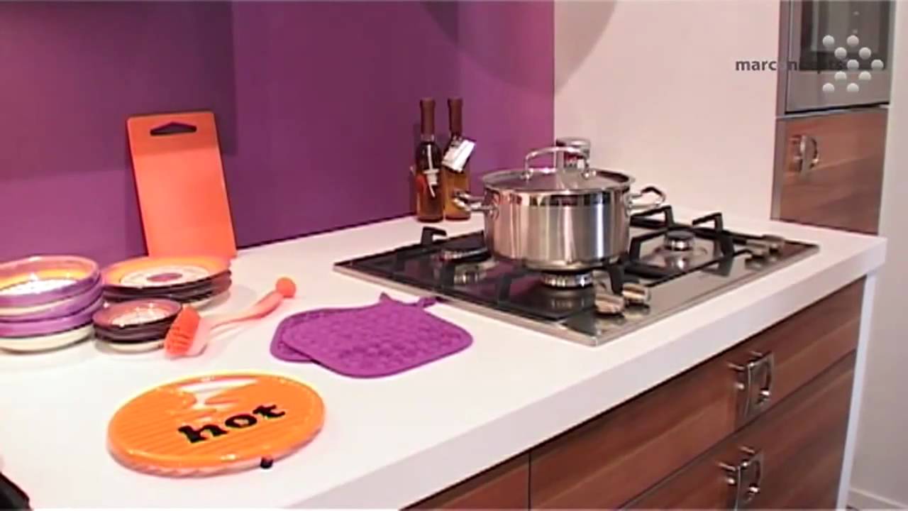 Luxe keuken met diep aanrechtblad en moderne afzuigkap youtube