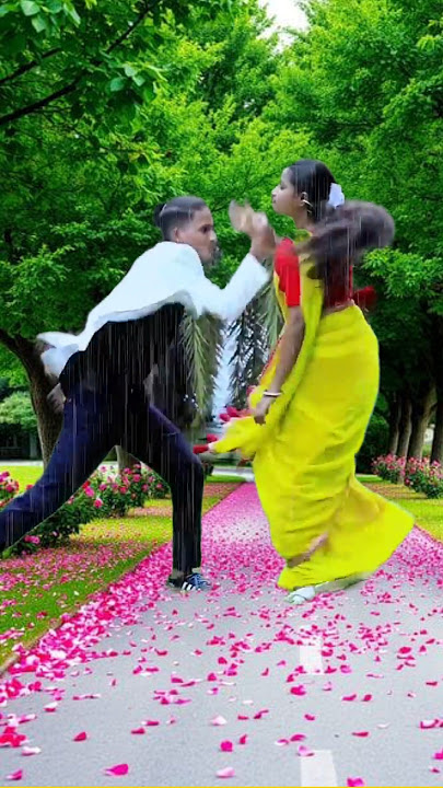 jhiri jhiri bristi te jhar o bataas,e😀💥#YouTube shorts#dance#Bollywood#subscribe #like #Sayan