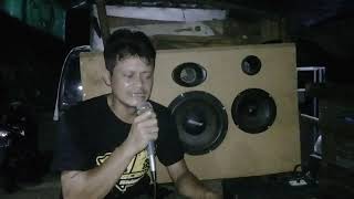Bule bersuara emas .sebujur bangkai