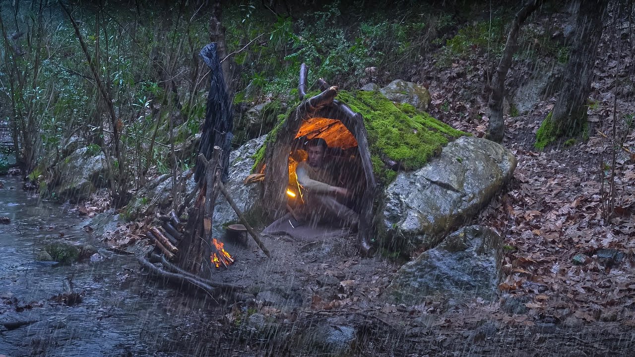Building a Complate and Warm Cave Shelter in Heavy Rain - Buhscraft ...