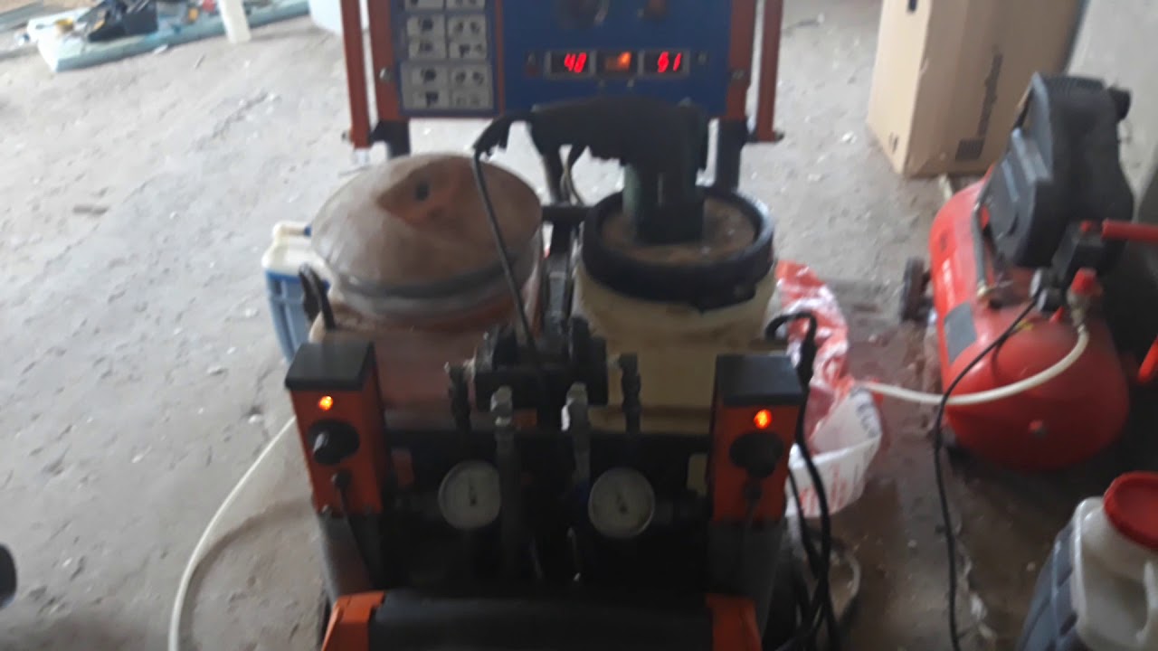 Рыжая Graco Reactor E10. Напыляем пенополиуретан