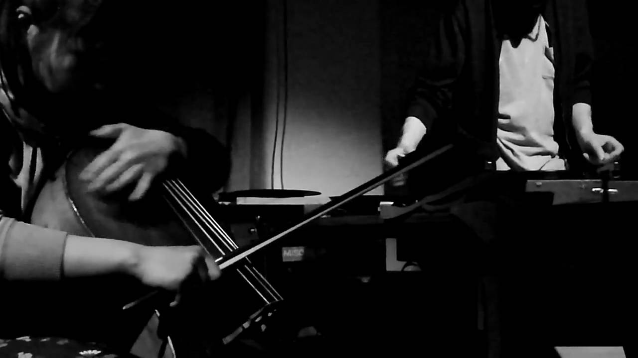 YouTube에서 Okkyung Lee and Christian Marclay 보기 YouTube에서 Okkyung Lee and Christian Marclay 보기
