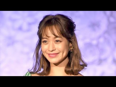 野崎萌香、“透けブラトップ”なシースルースタイル「美脚もヤバいけど、ピンクコーデのもえぴー上品すぎる～！」