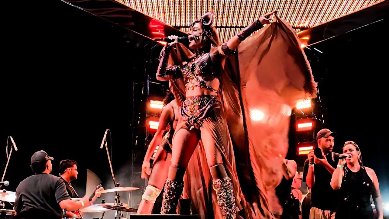 Anitta - Abertura / Fala Quem É (Ensaios da Anitta / Fortaleza - CE / 2026)