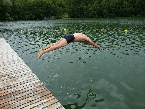 Wideo: Jak Nauczyć Się Skakać Do Wody