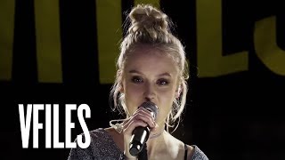 Download Lagu Zara Larsson Plays \ MP3