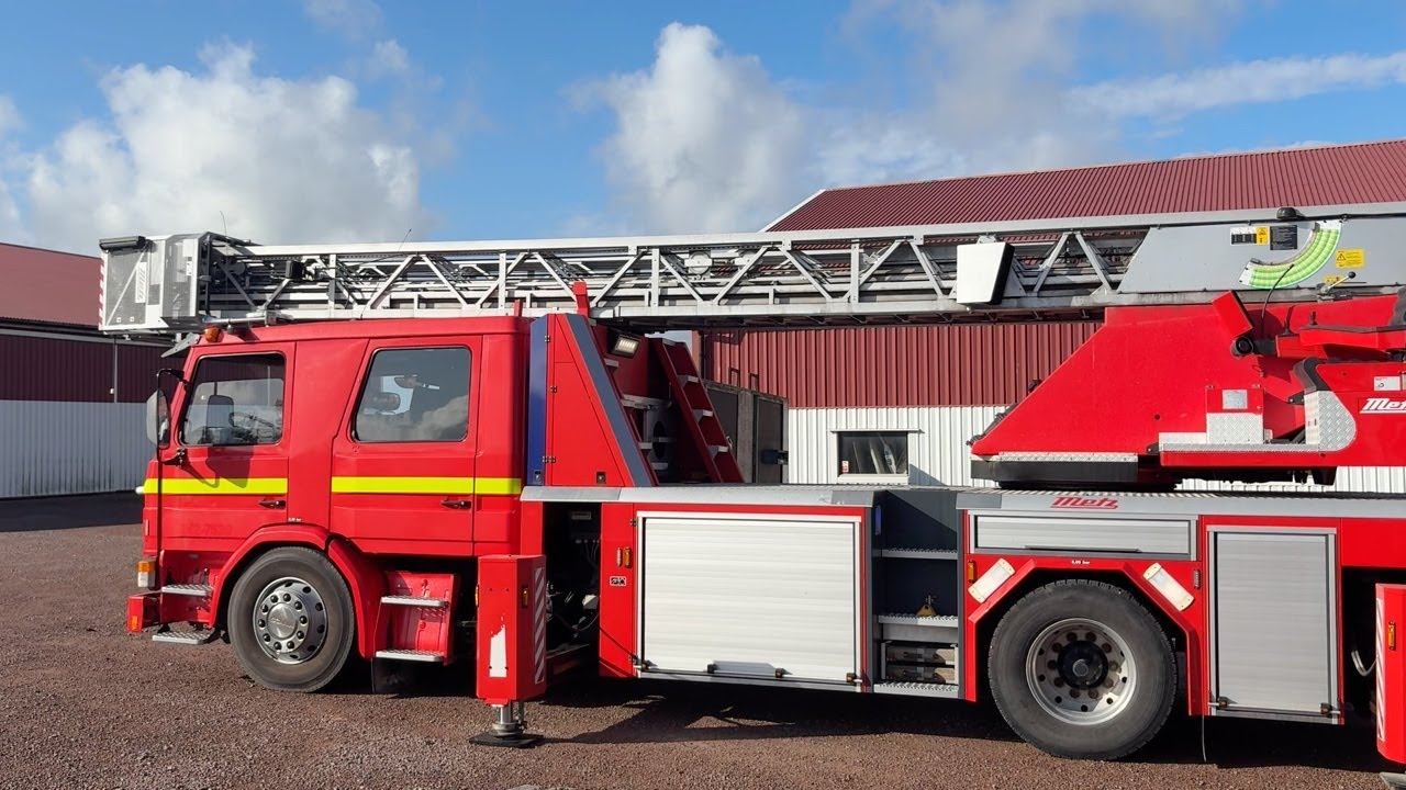 Köp Brandbil Scania DLK 30 på Klaravik