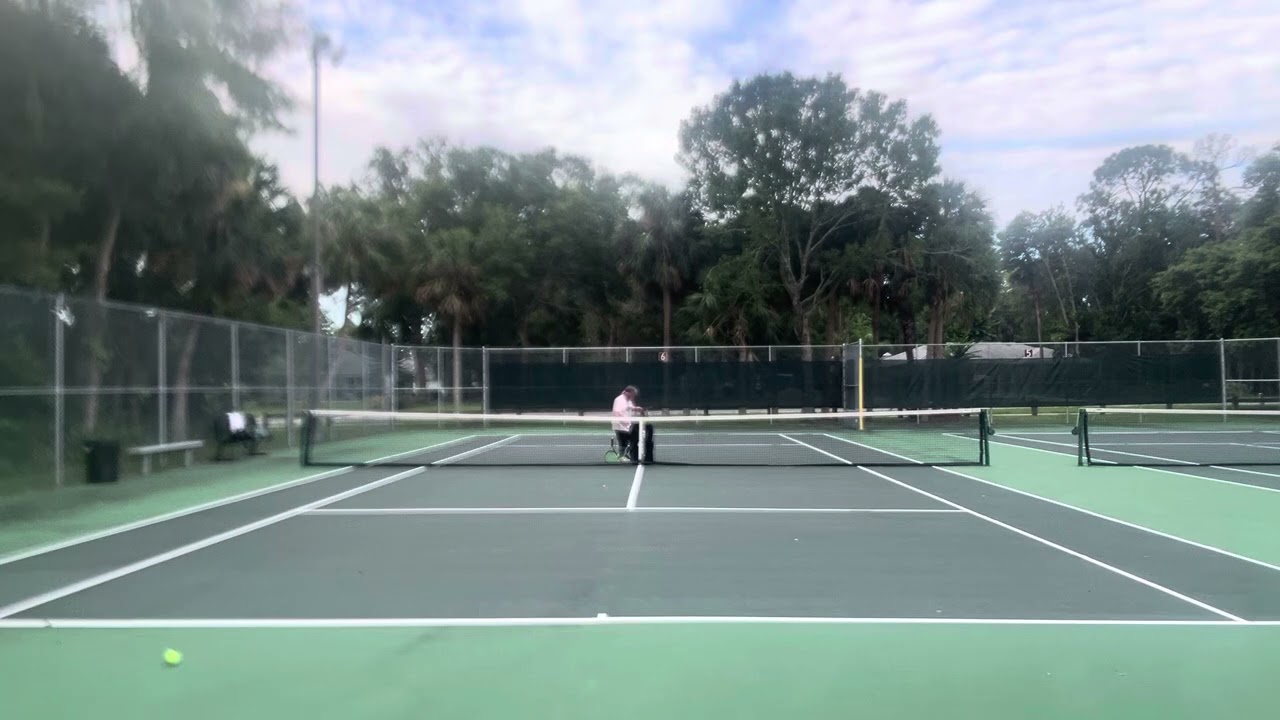 Practicing hitting off the Slinger Tennis Ball Machine with the Wilson Blade v6 / Wilson Profile 95