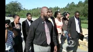 Raw Video: Martin family enters Seminole County Courthouse