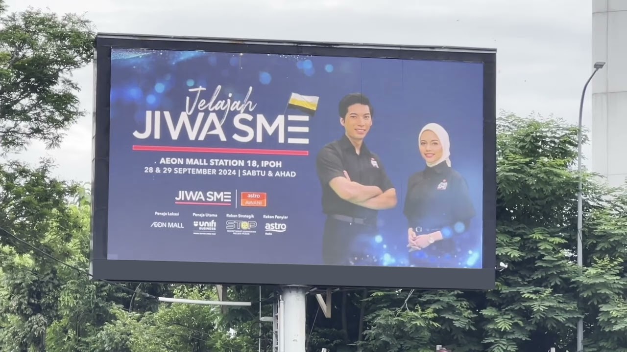 In front of Aeon Kinta City Ipoh Digital Screen Advertising Perak Medan Ipoh Digital OOH Advertising