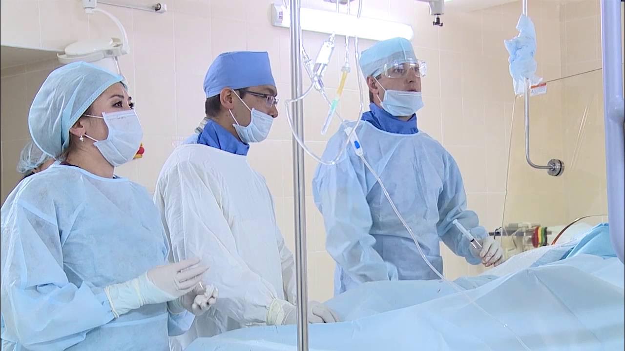Первая в мире операция. Ахунбаев кардиохирург.