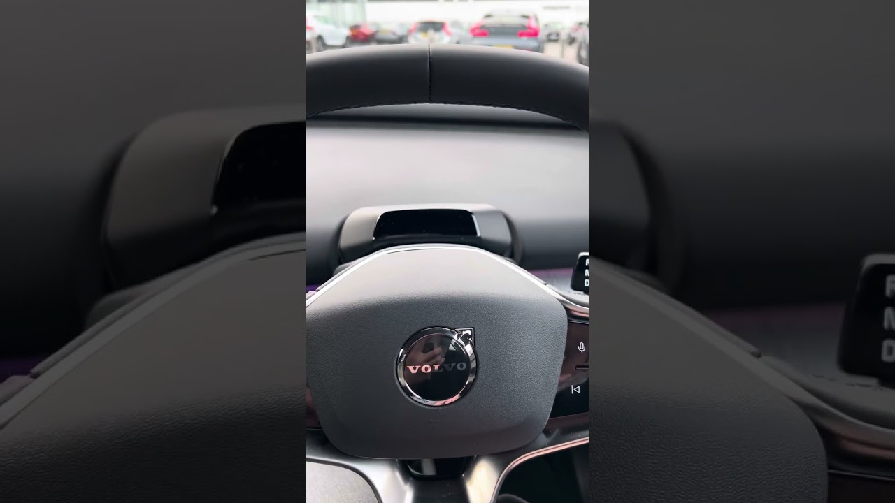 New Volvo EX30 basic controls overview for UK