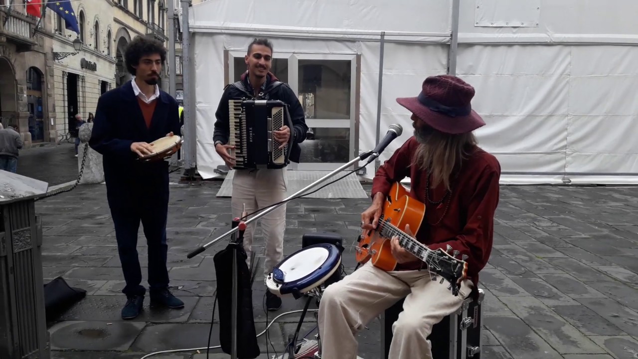 Guarda Spectacular! - Street jam with Antonio and Igor from Sao Paulo - Stop Breaking Down su YouTube Guarda Spectacular! - Street jam with Antonio and Igor from Sao Paulo - Stop Breaking Down su YouTube