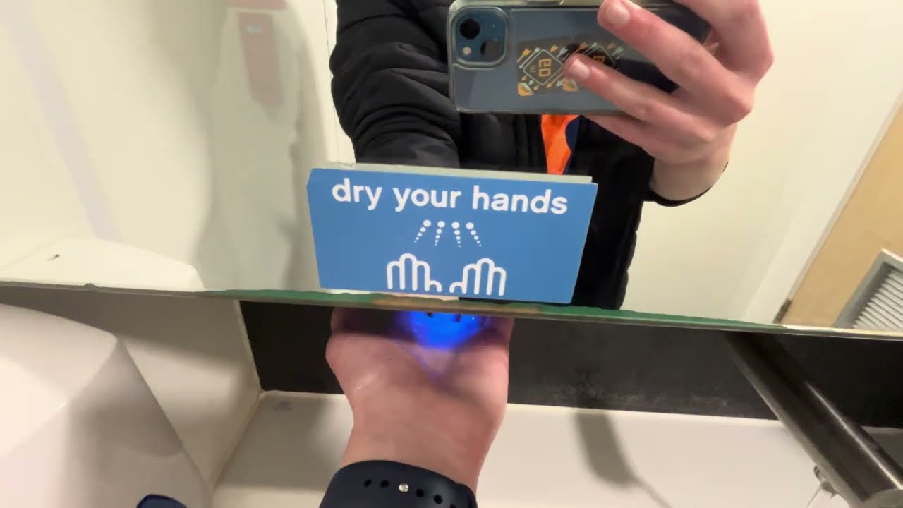 (Dolphin Velocity Behind Mirror) Modified HOKWANG EcoFast at The Gym Group - Great Yarmouth - 🚻🚿 #4