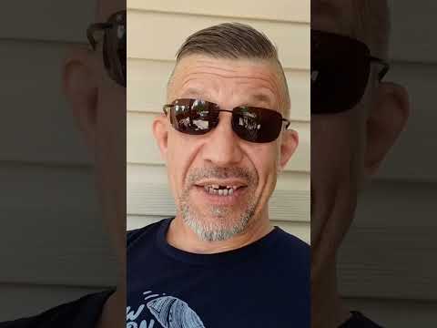 Почему местным мужчинам женщины предъявляют очень высокие требования а на курортах спят с обслугой?