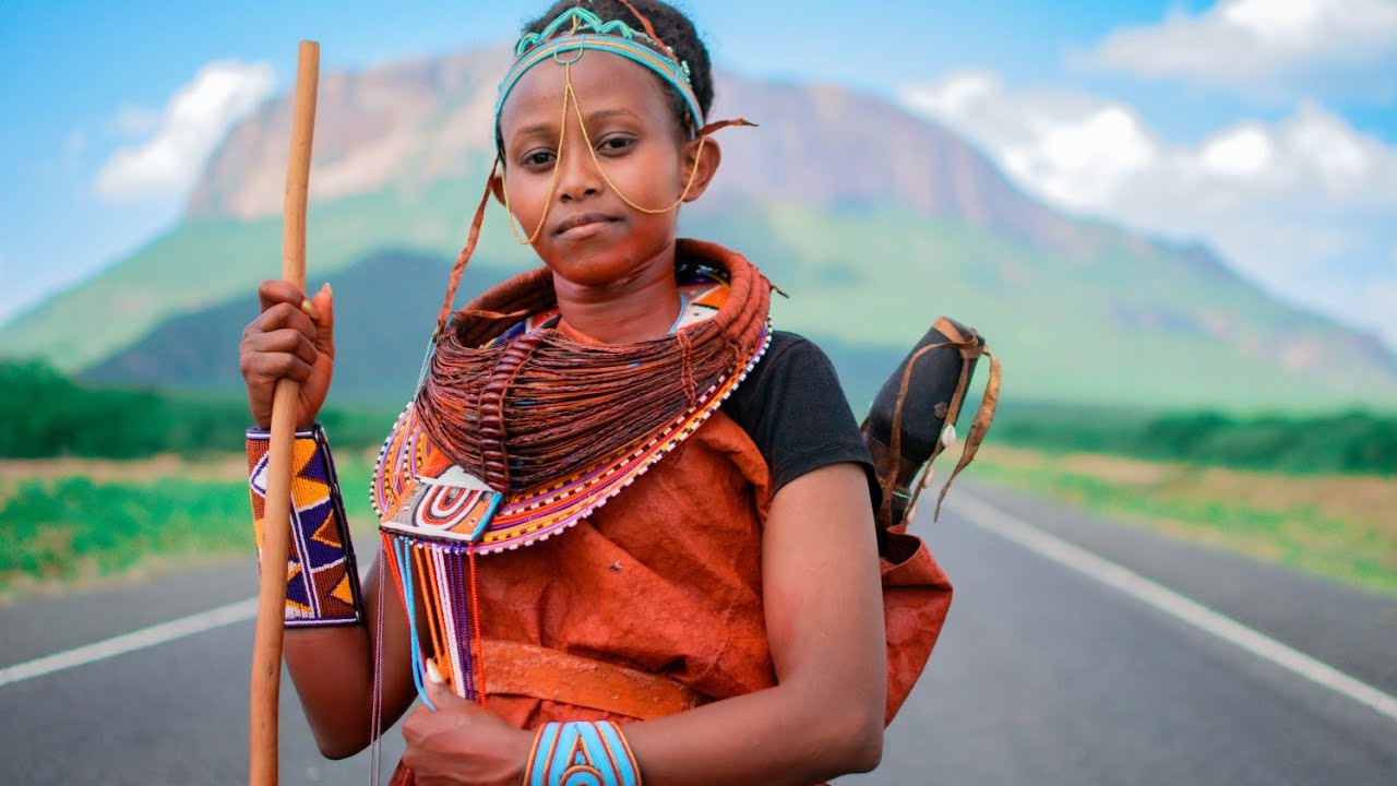 Jallen weds paary. A Samburu traditional wedding at Baawa, Maralal.