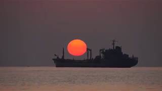 Alanya'da gemi üzerinden güneşin batışı.