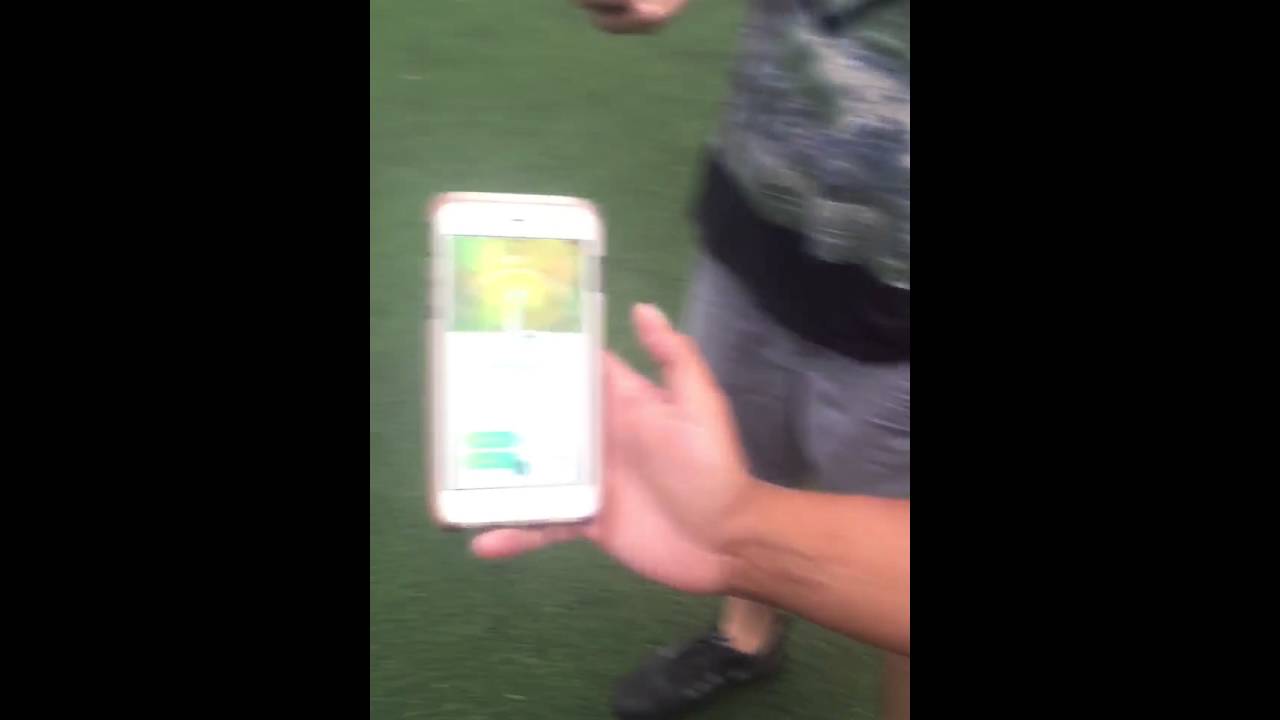 EVOLVING DRAGONAIRE TO DRAGONITE POKEMON GO! FOR AMERICA!