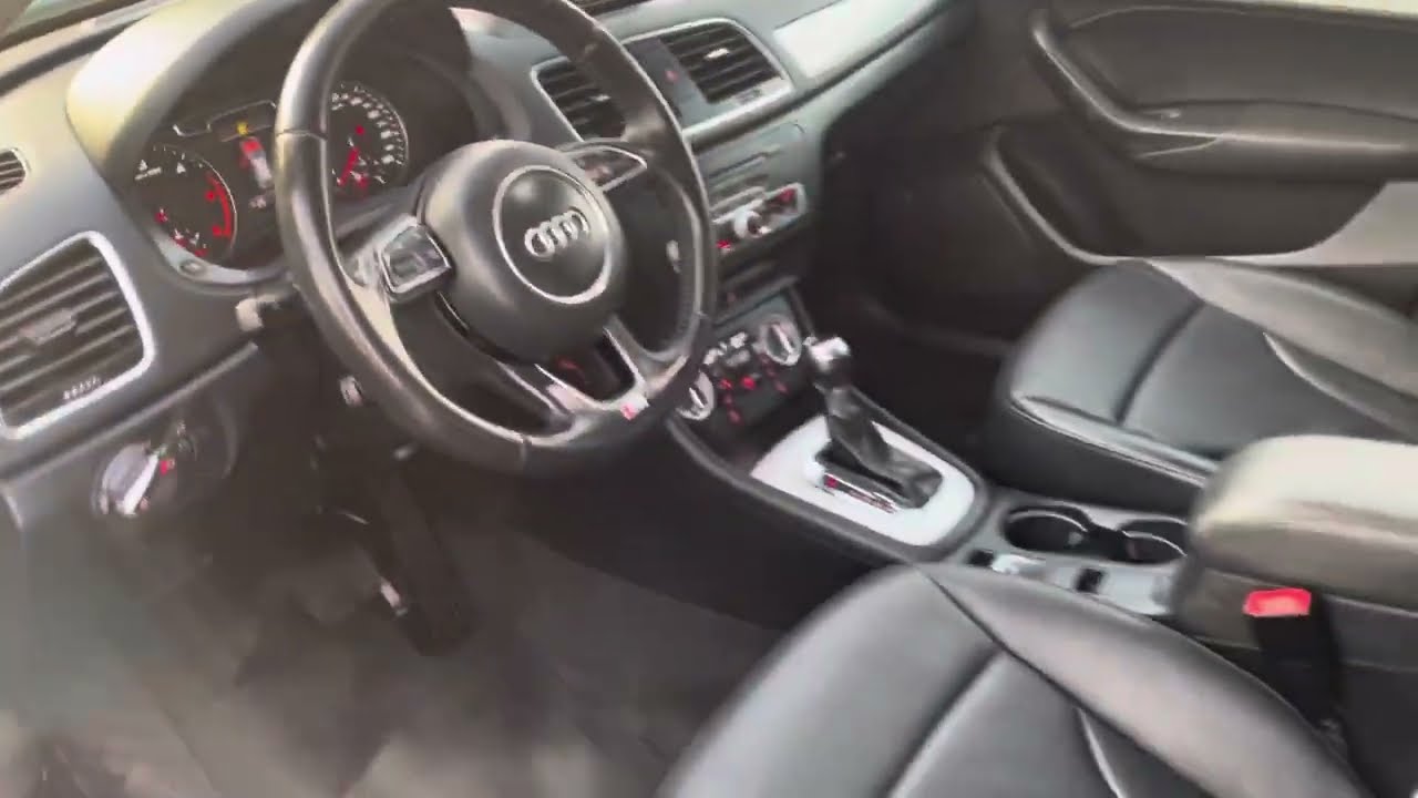 Q3 stronic full extra km reali Ambition Luxe model recent adus Daytona Grau color