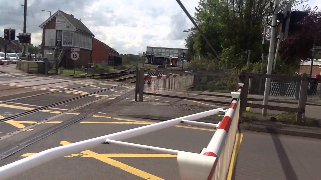 Sleaford east level crossing (lincs) Saturday 26.4.14