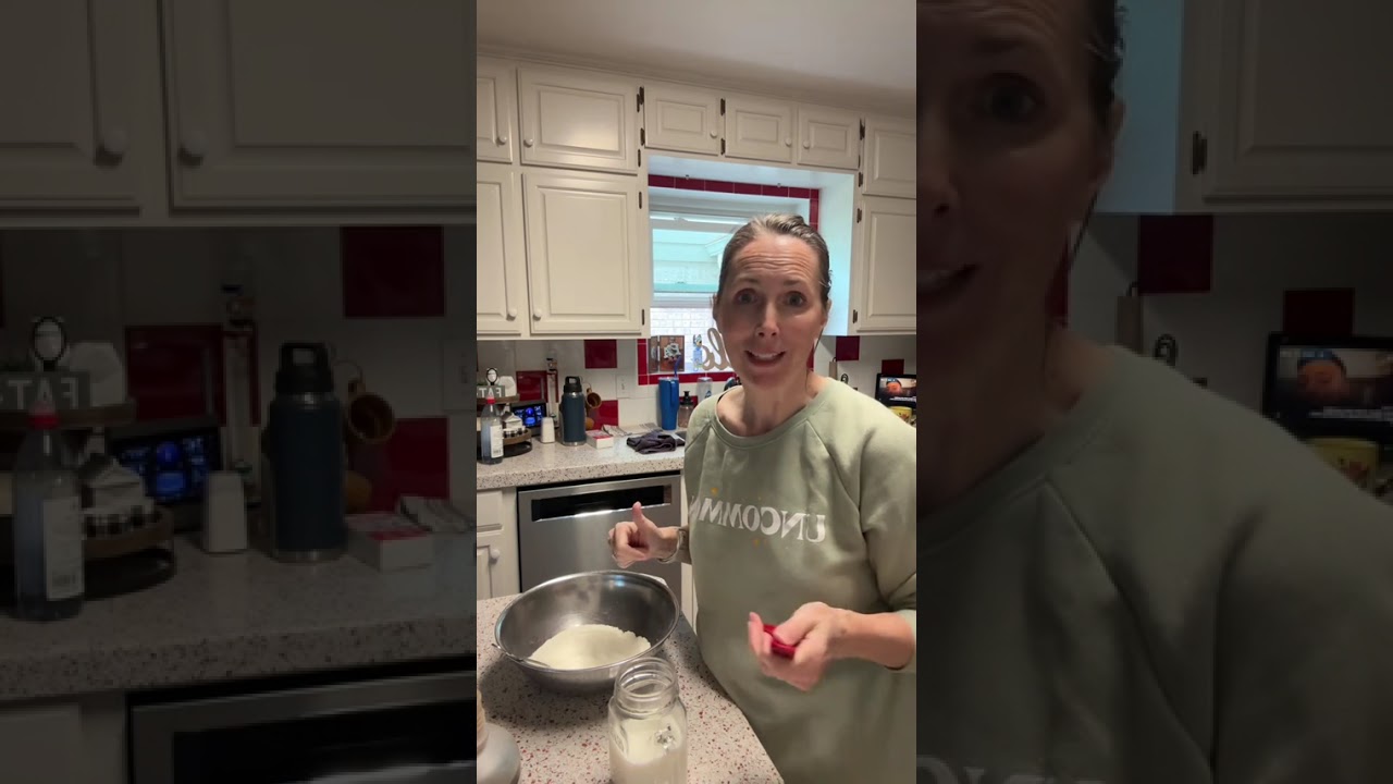 Enjoying this holiday season one cozy drink at a time! You need to try this White Hot Chocolate...