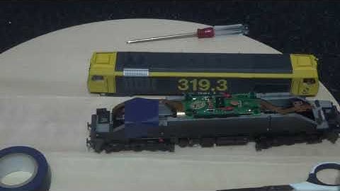 DCC Fitting Guide | Fitting The Lenz 8 Pin Decoder Into A Roco DCC Ready Model Train | Tutorial | HD