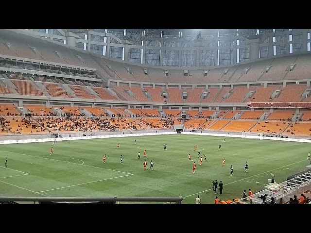 Suasana Pertandingan Selangor vs Sabah di Jakarta Internasional Stadium 2024 class=