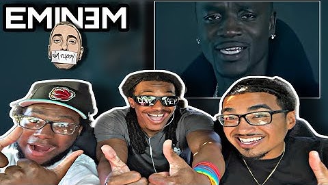 THE AFRICAN GENIE🔥| Akon - Smack That (Official Music Video) ft. Eminem [REACTION]