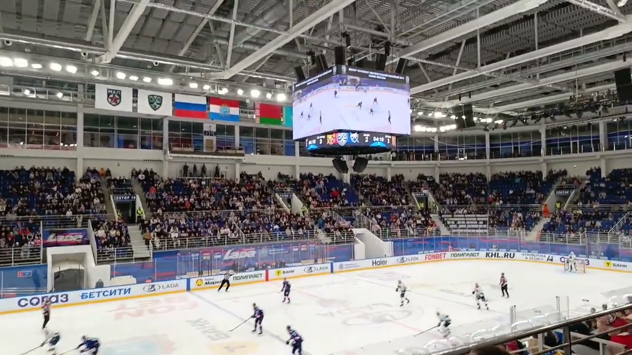 Шайбу забросил Райли Савчук