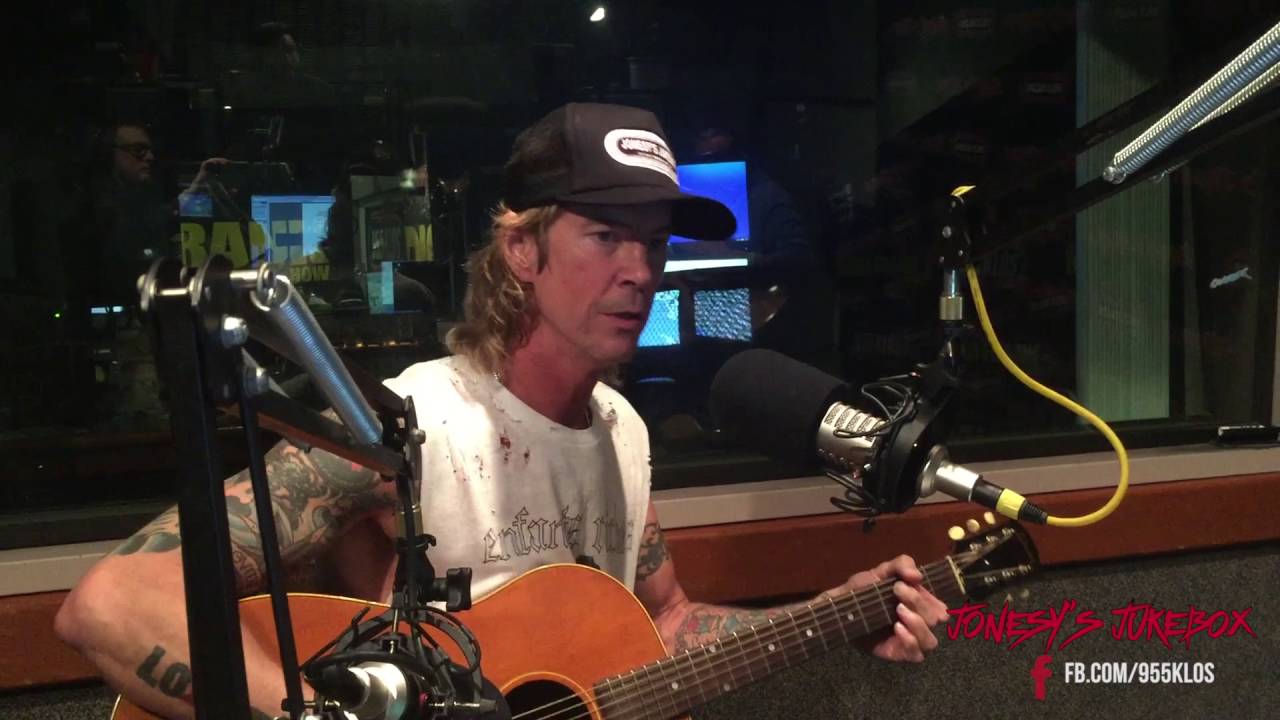 Duff McKagan and Steve Jones Perform "Can't Put Your Arms Around a Memory" | Jonesy's Jukebox