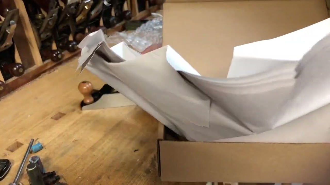 Unboxing Lie Nielsen Plane