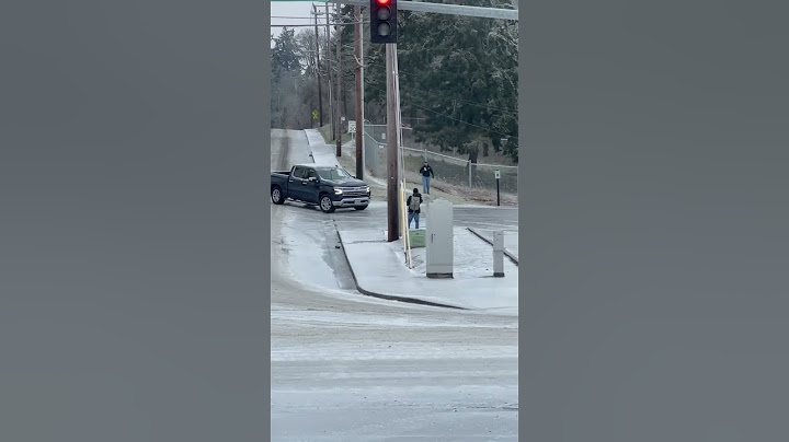 Ridiculous Icy Road Slippery Winter Car Crash 2022 Oregon Freezing Rain Ice Storm #shorts