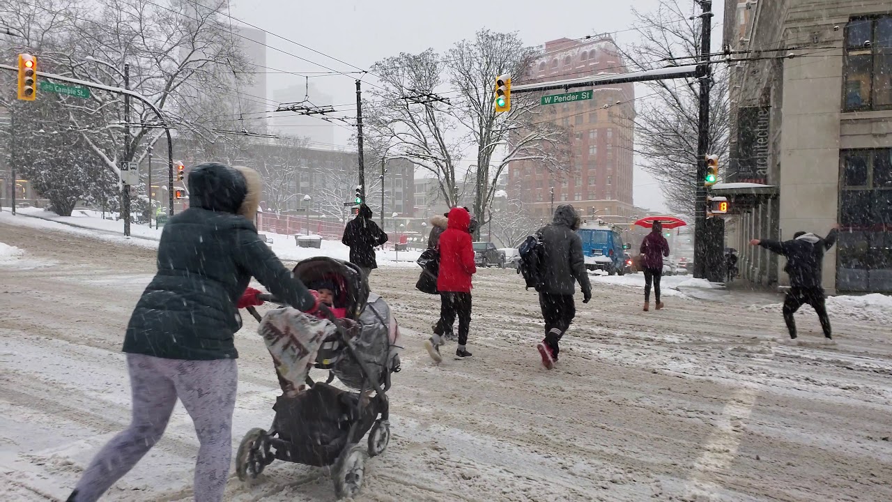 IT'S SNOWING IN VANCOUVER! 2020 Pt. 1 Along Beatty, Dunsmuir, Cambie, W. Pender Streets to Chinatown