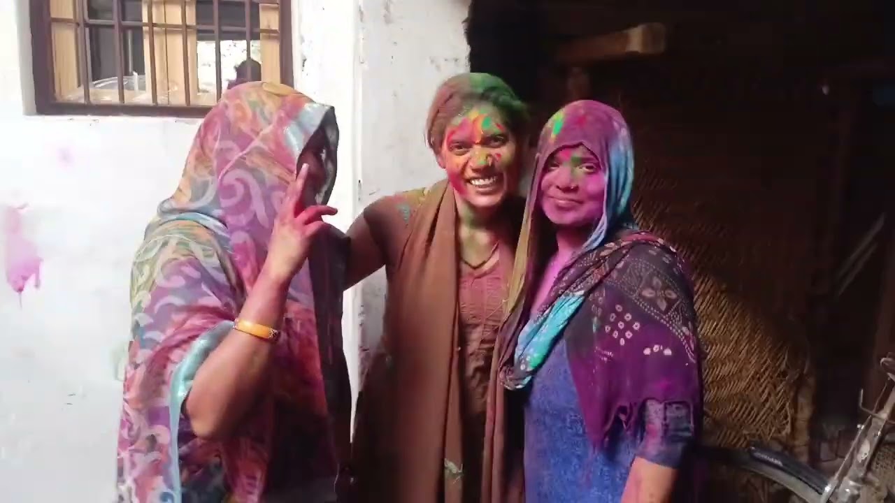 गांव में ऐसे खेली जाती है होली घरवाली और साली के साथ जबरदस्त मस्ती भरी होली#holi #viralvideo 1M view