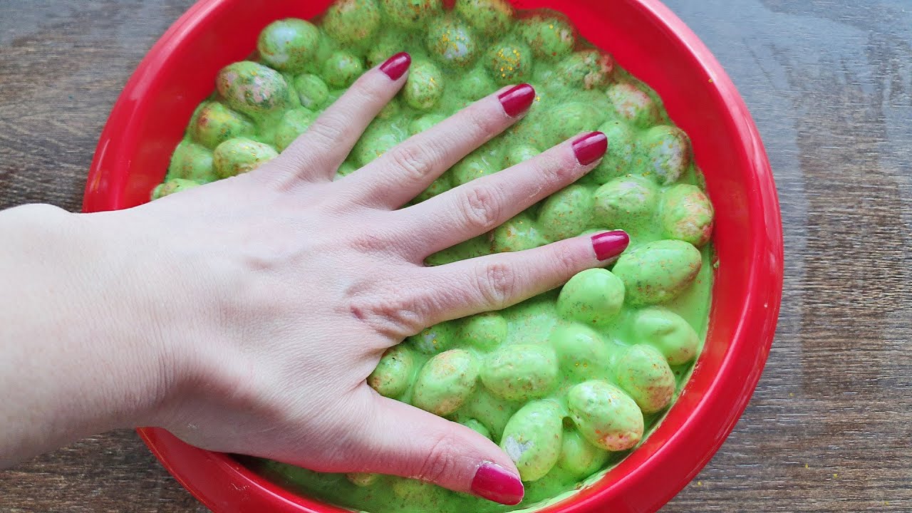 Glitter Egg Oobleck - Izabeloi