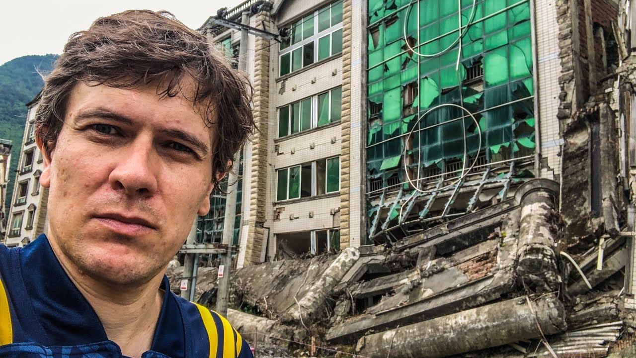 Městečko zničené zemětřesením