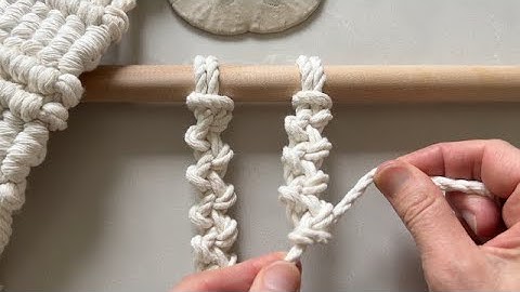 Alternating Half Hitch Spiral Knot - Macrame Knot Tutorial