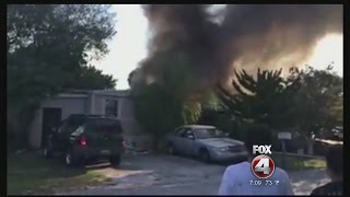 Small plane crashes into mobile homes; 2 catch fire