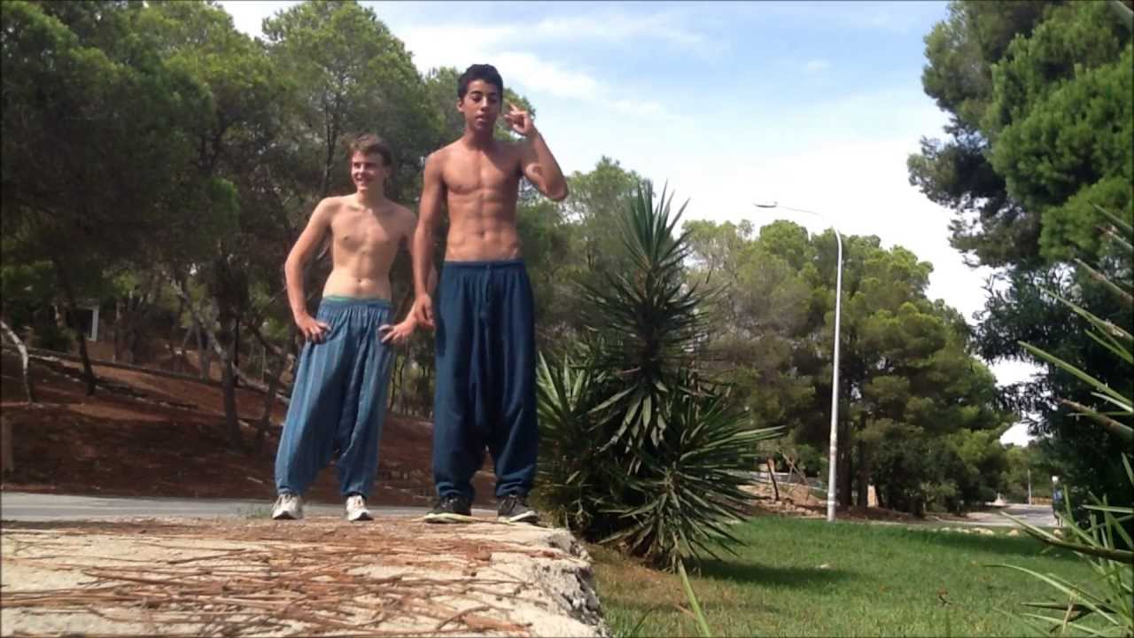 Parkour & Freerunning: Side Flip Tutorial / Tutorial del Arabe (Mortal lateral) arabella lyrics
