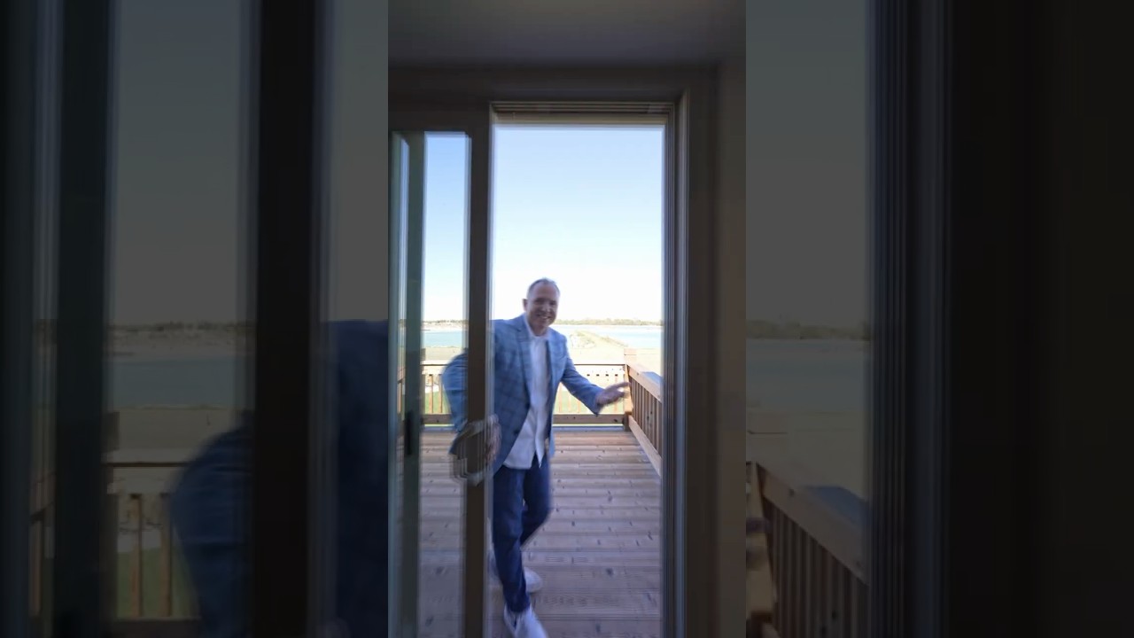 60 Seconds Inside a Stunning Waterfront Home - 780 E Sunset Ct Goddard KS 