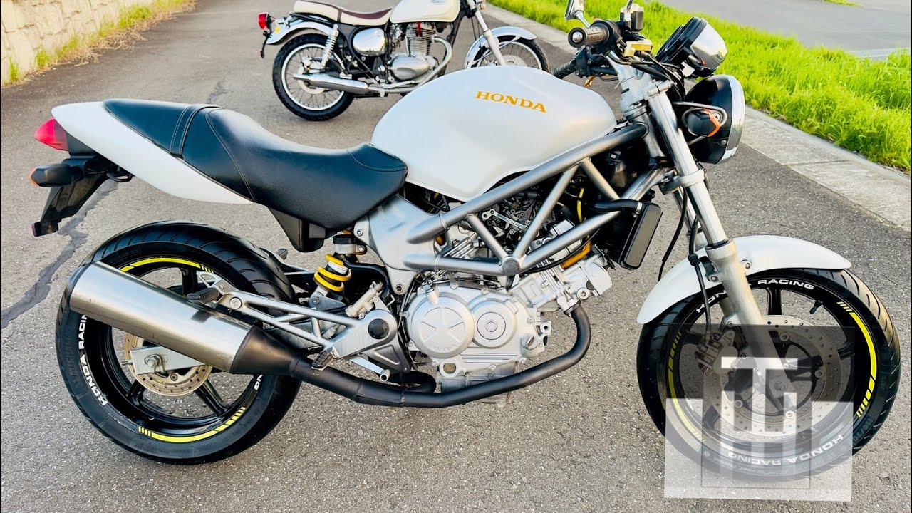 ホンダ VTR250 後期型 - YouTube