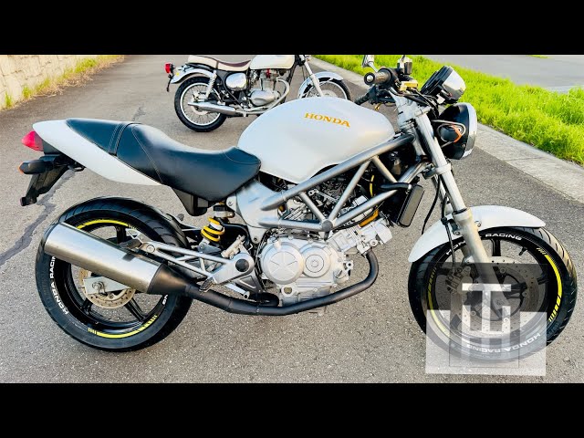 ホンダ VTR250 後期型 - YouTube