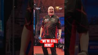 🗣️ WERE STILL HERE! 🤯 | 2026 Betfred World Matchplay
Stephen Bunting pinned a magnificent 118 checkout to keep the game alive! 💥
📺 Watch darts LIVE: http://video.pdc.tv
📰 News and Website Content: http://pdc.tv
📱 Twitter: @OfficialPDC
💻 Facebook: Professional Darts Corporation
🕺 TikTok: @officialpdcdarts 🗣️ WERE STILL HERE! 🤯 | 2026 Betfred World Matchplay