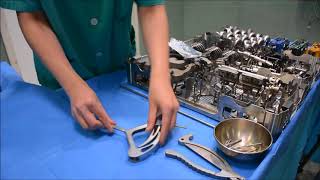 Prótesis total de rodilla primaria PERSONA. Vídeo tutorial del Instrumental de quirófano. screenshot 3