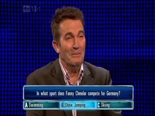 Bild från Bradley walsh försöker att inte skratta