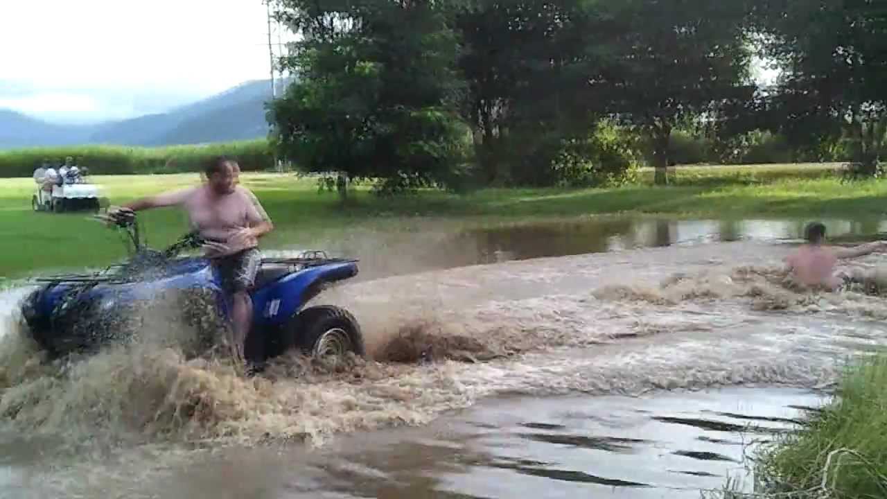 mattofilms presents: Pond Surfing (Gordonvale floods)