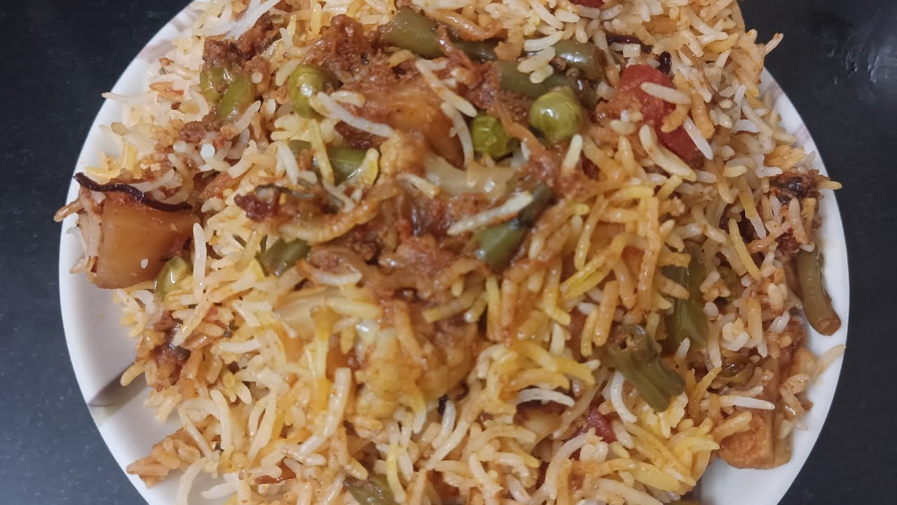Vegetable Biryani Recipe | इस आसान तरीके से बनाये स्वादिष्ट वेज बिर्यानी