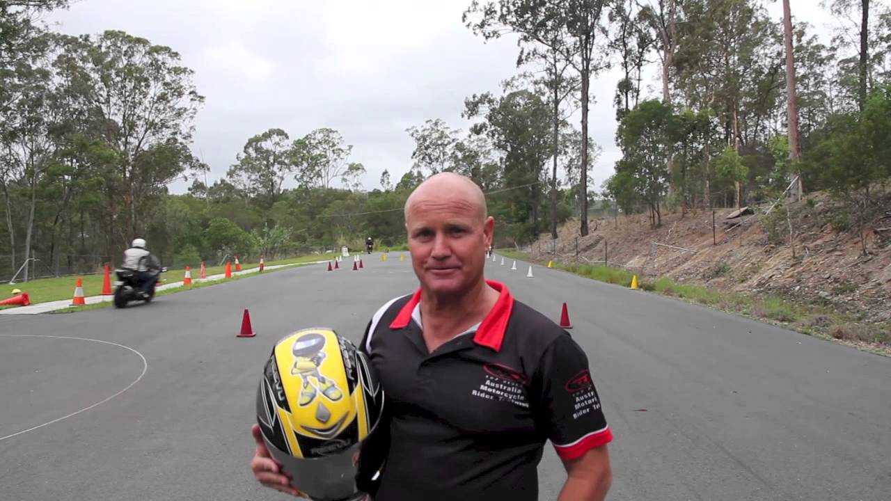 Motorcycle TURNING - Bernie Hatton Top Rider