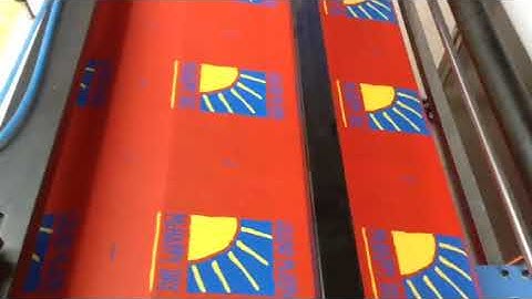 vertical roll to roll nonwoven screen printing machine